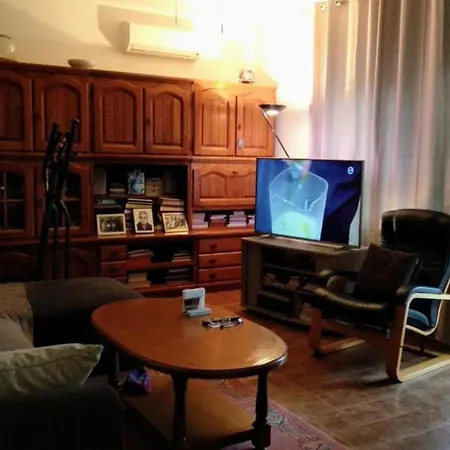 Tonka Apartment *